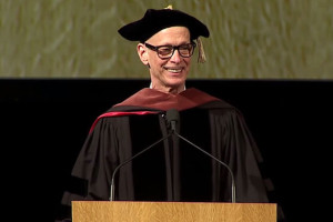 john-waters-risd-commencement-01.1